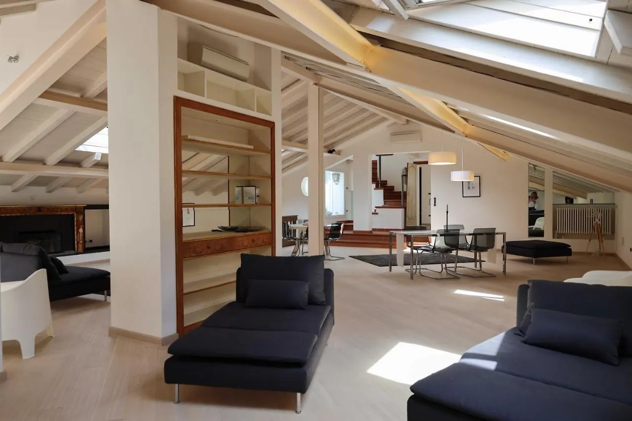D'Azeglio Light - The Place Apartments ボローニャ